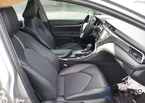 2020 Toyota Camry Se z USA, uszkodzony, nr VIN 4T1G11AK8LU911445